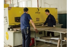 Cutting plate machine